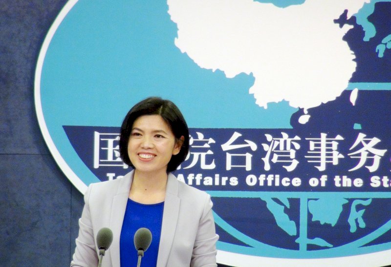Pekín confirma que el escritor taiwanés Ronson está siendo procesado judicialmente