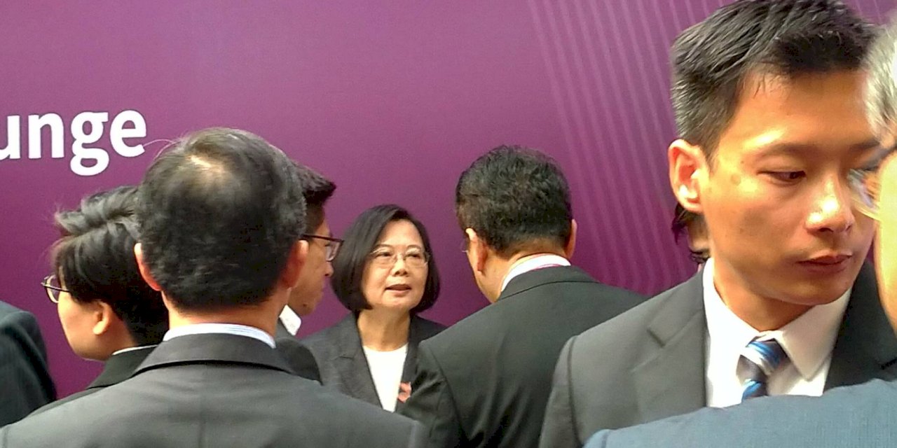Tsai Ing-wen apuesta por la desregulación financiera para atraer grandes carteras de activos