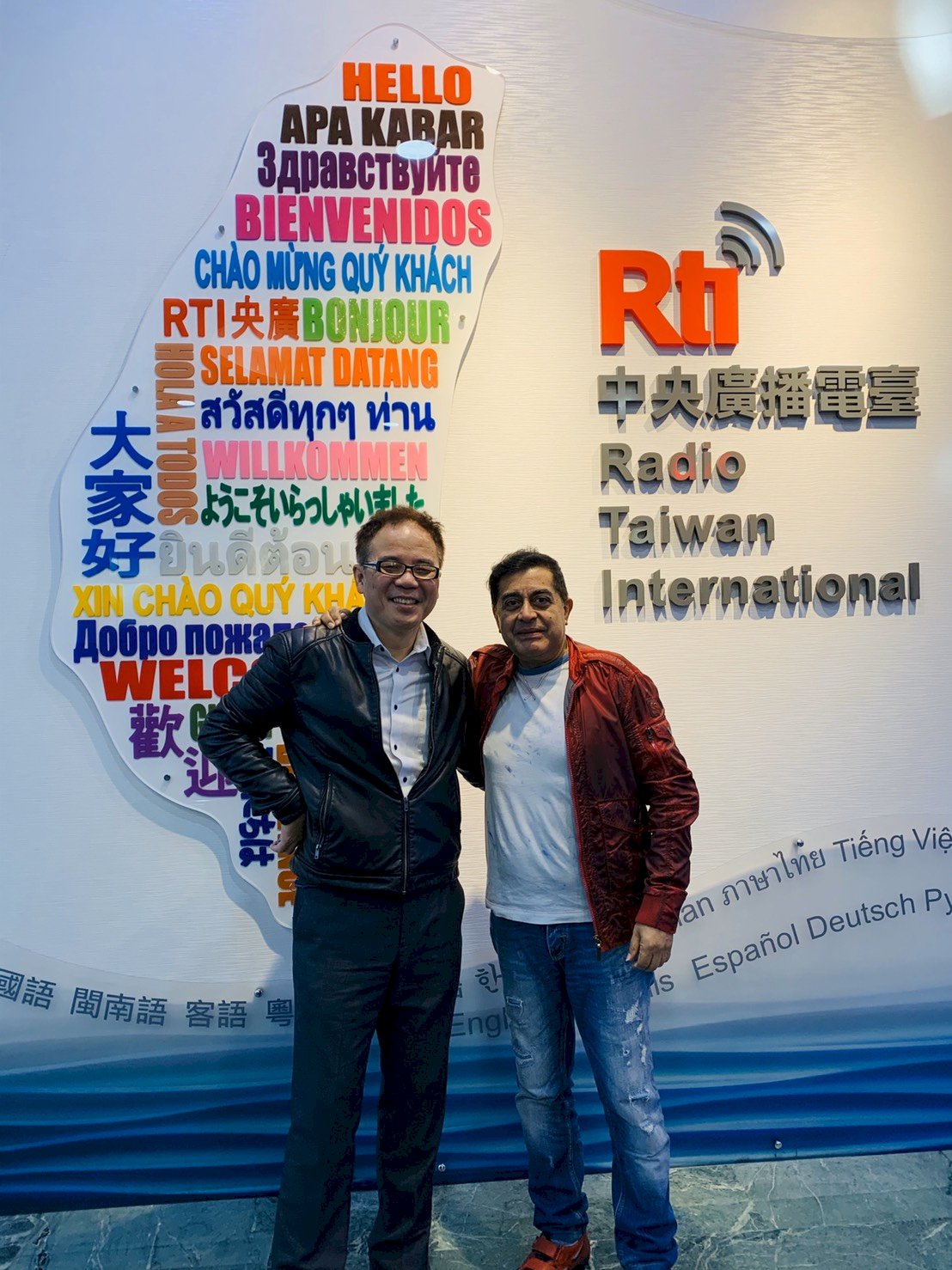 Grandes de la música latina en RTI