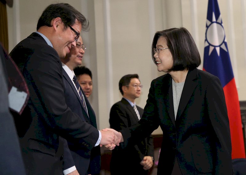 Tsai Ing-wen: “Hay que hacer un buen uso de la tecnología para prevenir el COVID-19”