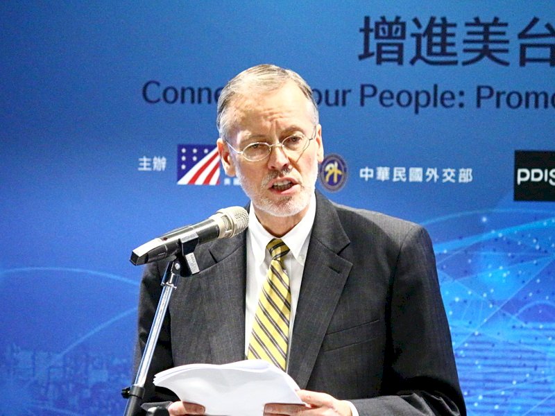 La Comisión de Relaciones China-EE. UU. recomienda al congreso elevar el status del director del AIT