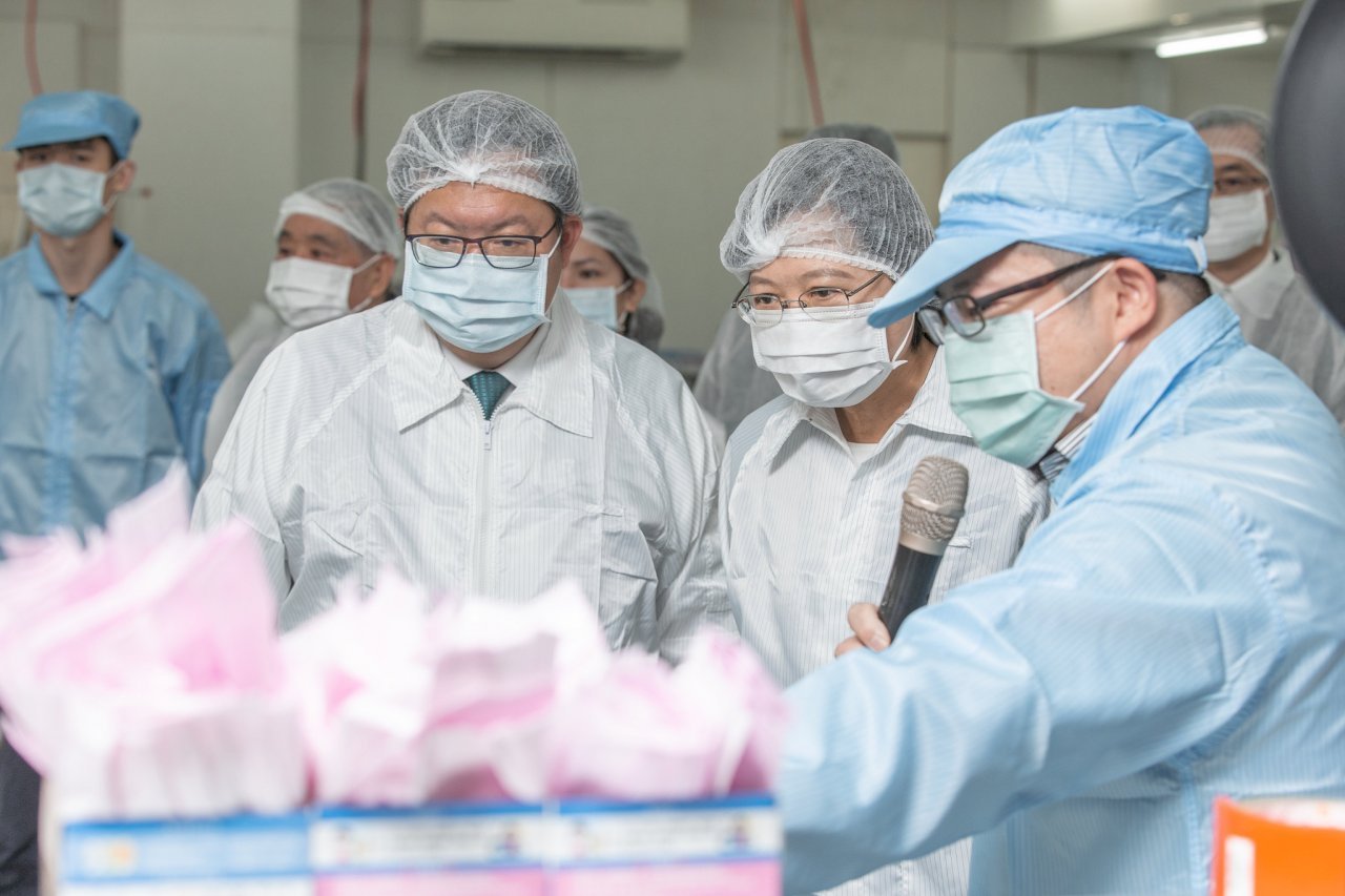 Taiwán sigue aumentando la producción diaria de mascarillas y probará a distribuirlas por Internet