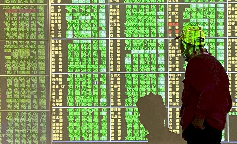 La bolsa de Taipéi se resiente ante el pánico mundial por la pandemia de COVID-19