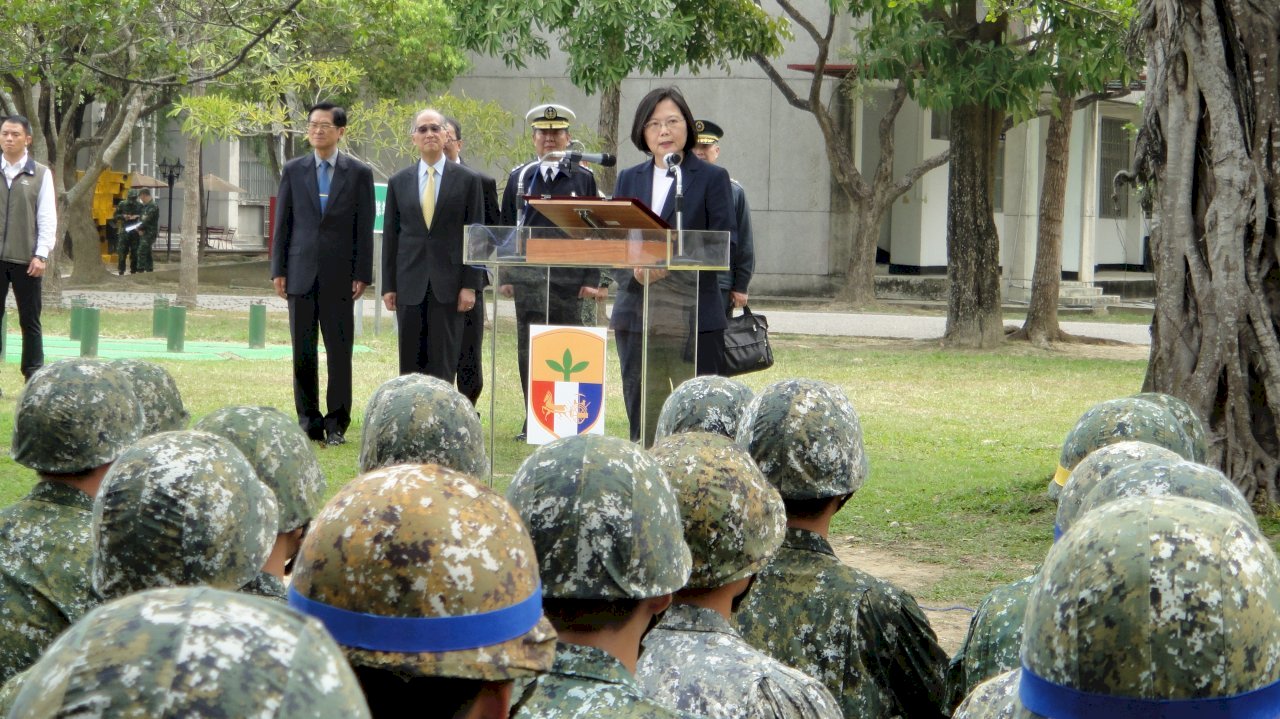 Tsai Ing-wen advierte de que las Fuerzas Armadas no pueden bajar la guardia durante la epidemia de COVID-19