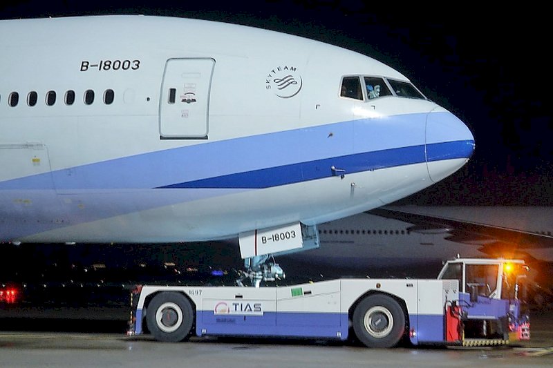Un nuevo grupo de taiwaneses llega en vuelo chárter desde Hubei