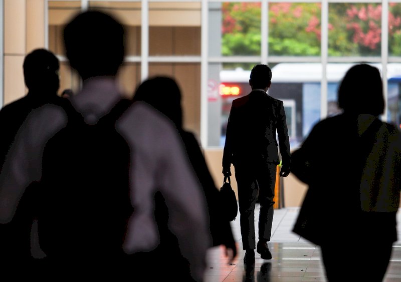 Ya son más de 14 000 las personas que se encuentran con licencia no remunerada