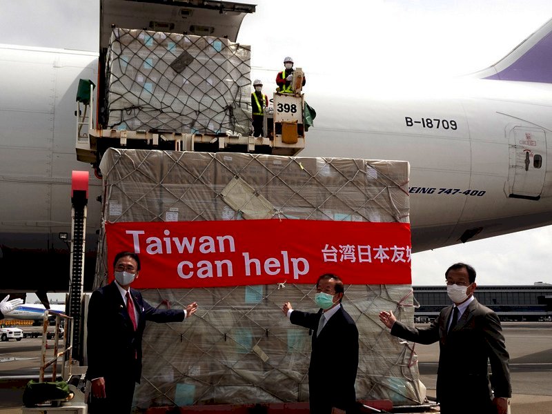 Primer ministro japonés agradece a Taiwán donación de dos millones de mascarillas