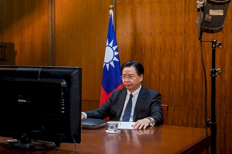 Joseph Wu es entrevistado por Fox News para hablar sobre el Estrecho y la participación en la AMS