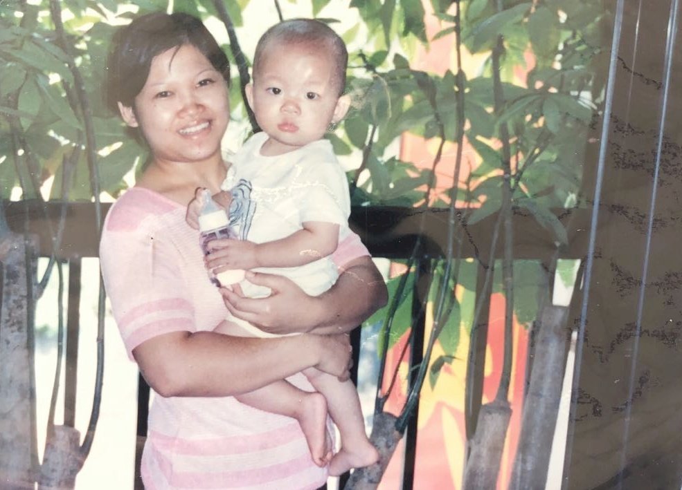 Estudiante taiwanesa se reencuentra con su “segunda mamá” indonesia