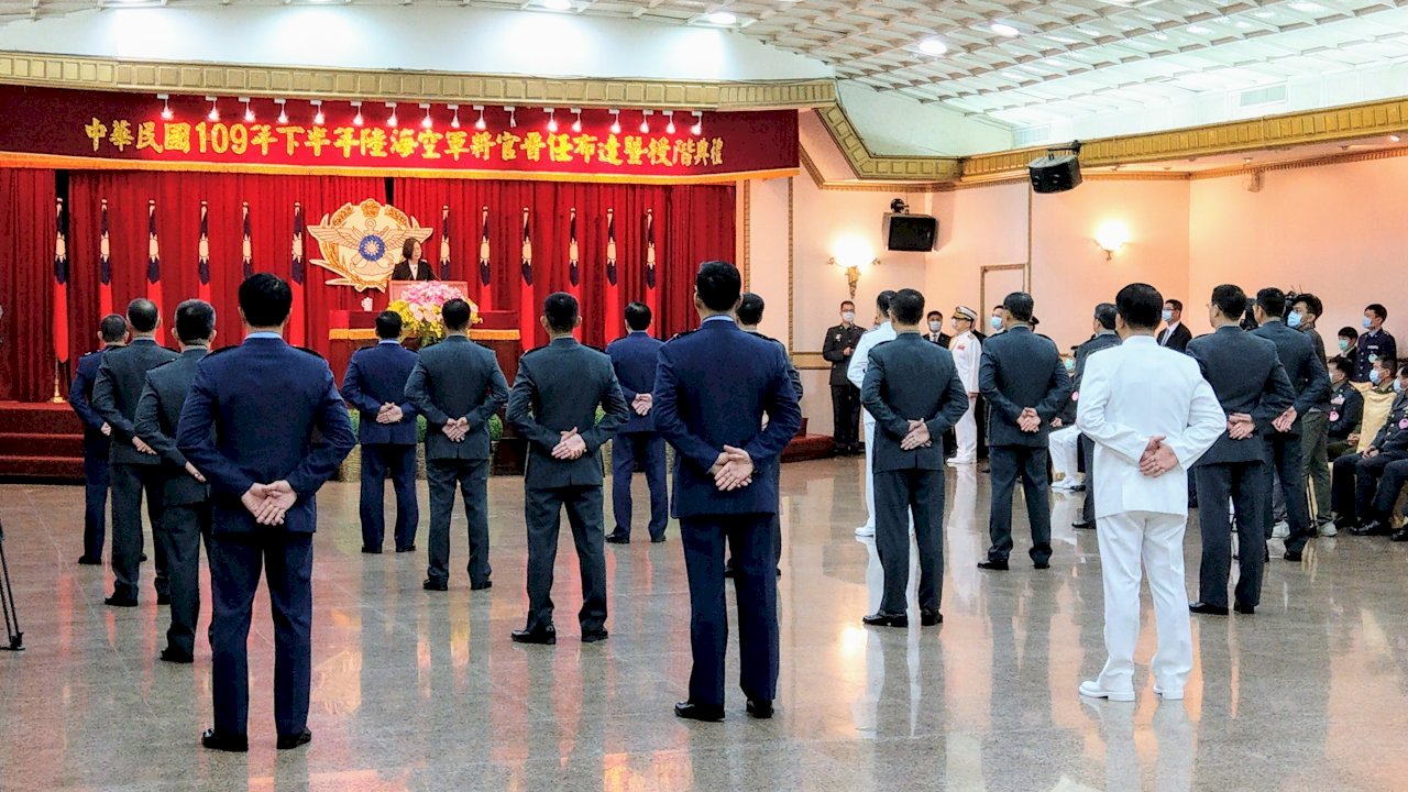 Tsai Ing-wen advierte al Ejército Nacional contra la relajación en su preparación para la defensa