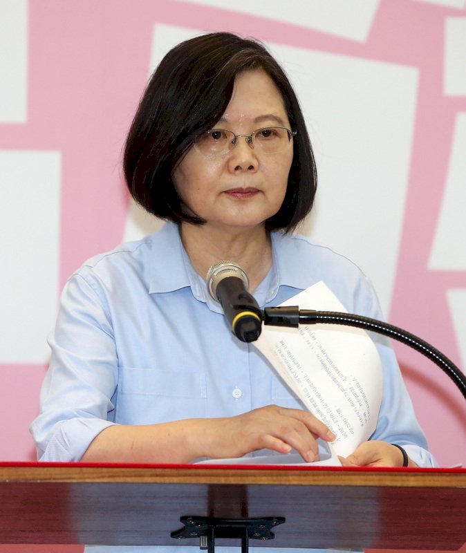 Tsai Ing-wen llama a mantener la calma tras el acoso de guardacostas japoneses a pesquero taiwanés