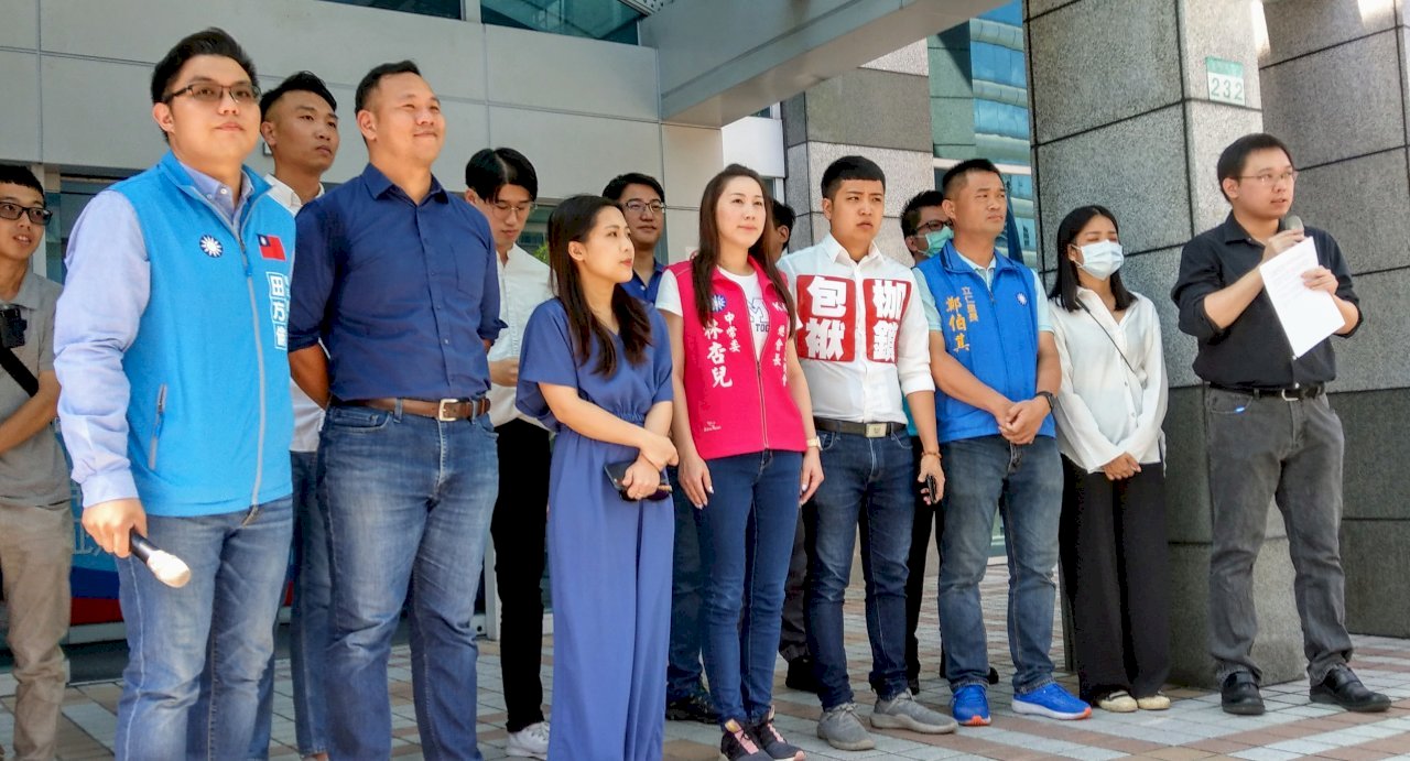 La facción joven del Kuomintang defiende las propuestas para una nueva política del Estrecho