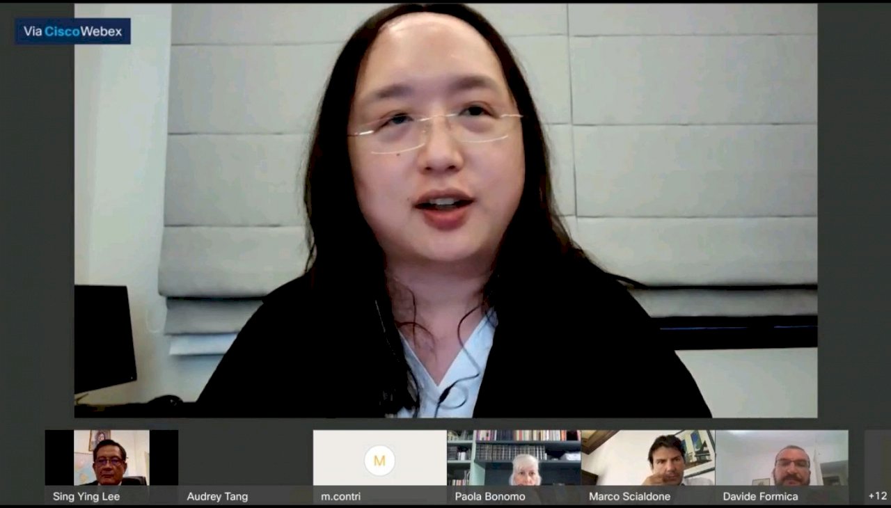 Audrey Tang presente en foro virtual italiano