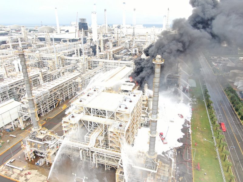 Explosión e incendio en planta de refinamiento de Formosa Plastics Group en Yunlin