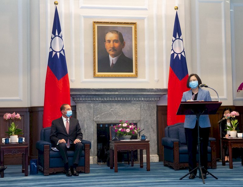 Tsai Ing-wen recibe al secretario de Salud de EE. UU. Alex Azar