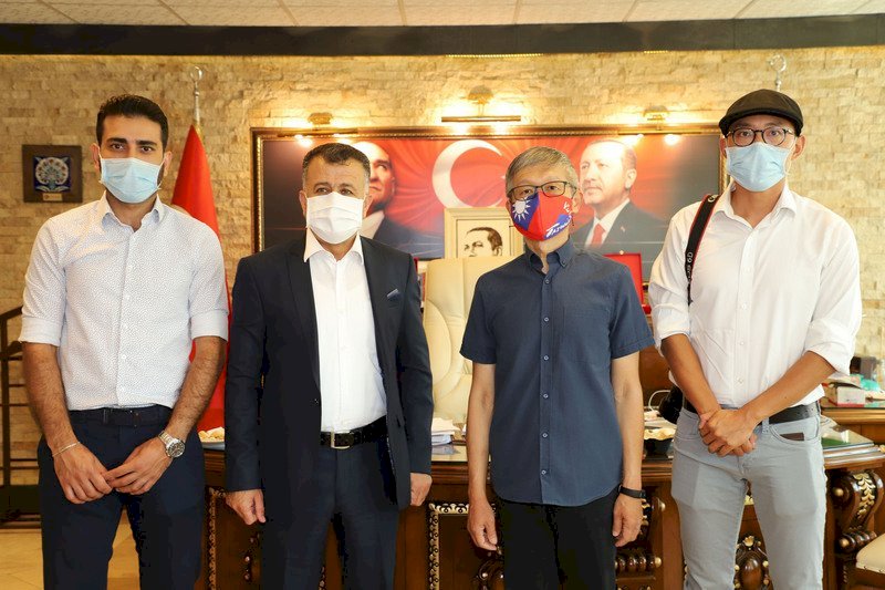 Representante en Turquía visita las obras de un importante centro cultural taiwanés en el sur del país