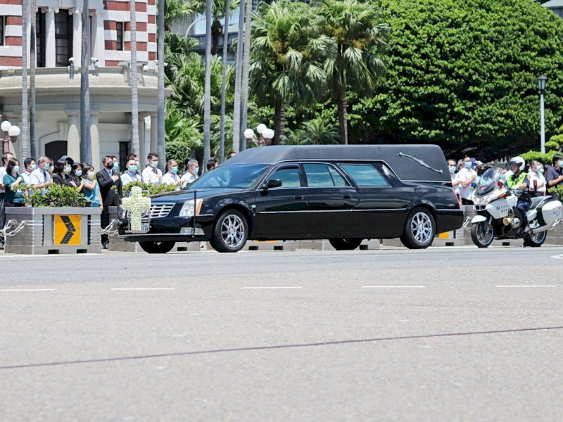 Se oficia ceremonia religiosa y cremación del cuerpo del expresidente Lee Teng-hui