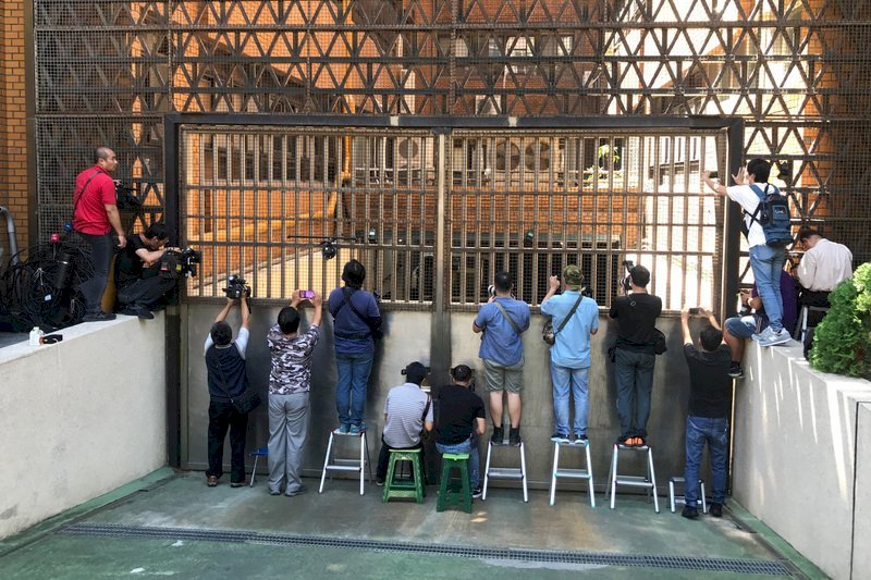 El Yuan Legislativo apoya la detención de tres abogados