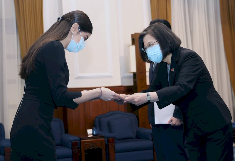 Nueva embajadora de Nicaragua presenta credenciales ante la presidenta Tsai