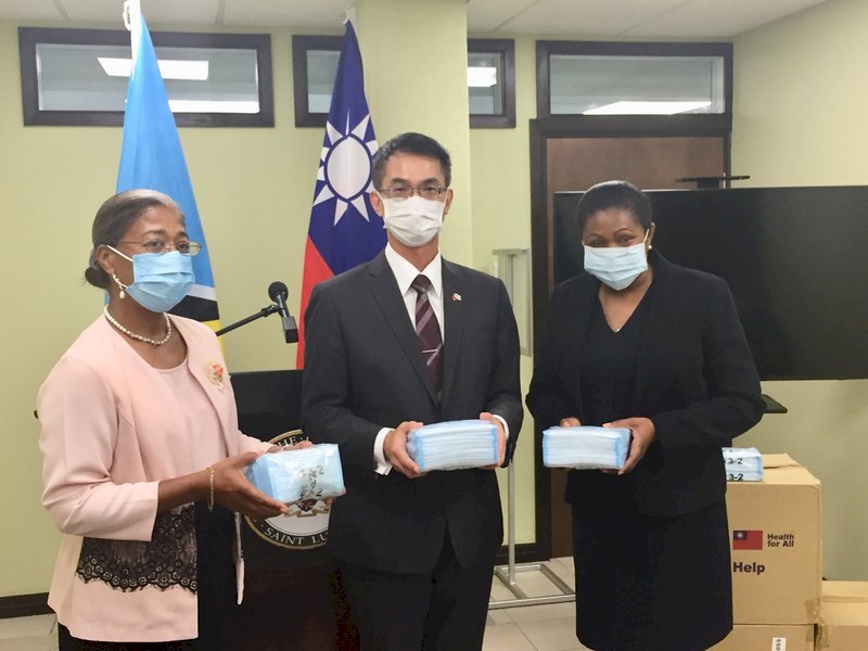 Cámaras de Comercio de Taiwán en Norteamérica dona mascarillas médicas a Santa Lucía