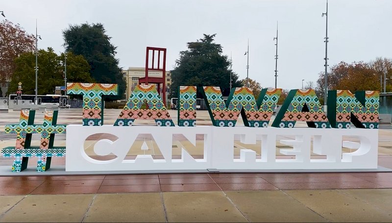 Se muestra eslogan “Taiwán puede ayudar” en Ginebra