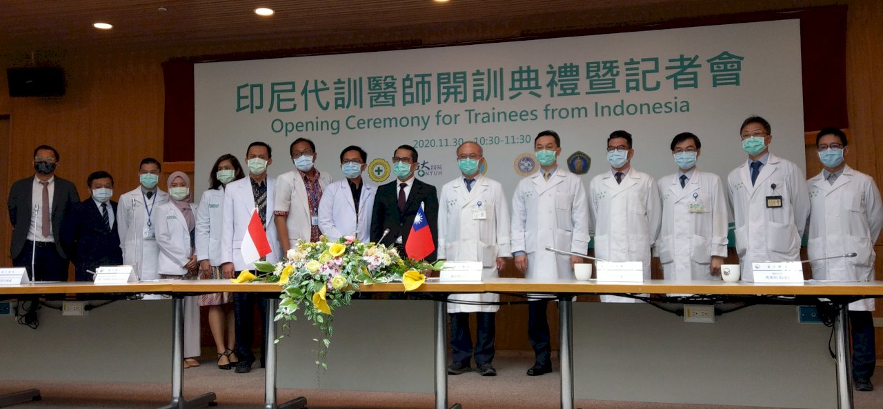 Ocho médicos llegan a Taiwán para capacitarse en la prevención contra la epidemia