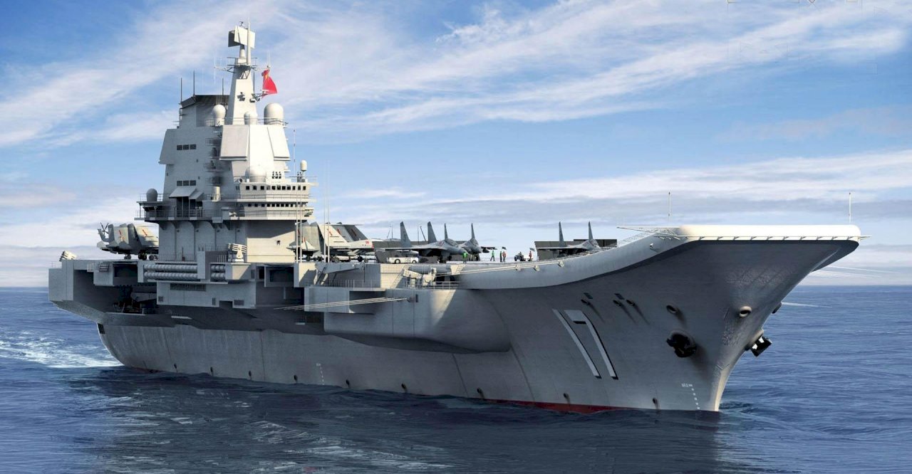Defensa vigila la primera salida del nuevo portaaviones chino «Shandong» y su paso por el Estrecho