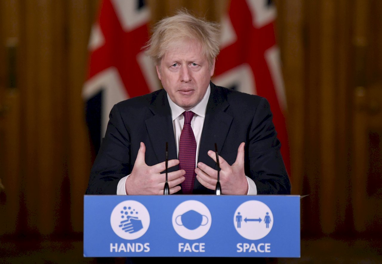 Los viajeros que llegan de Inglaterra deberán cumplir su cuarentena en los centros de cuarentena