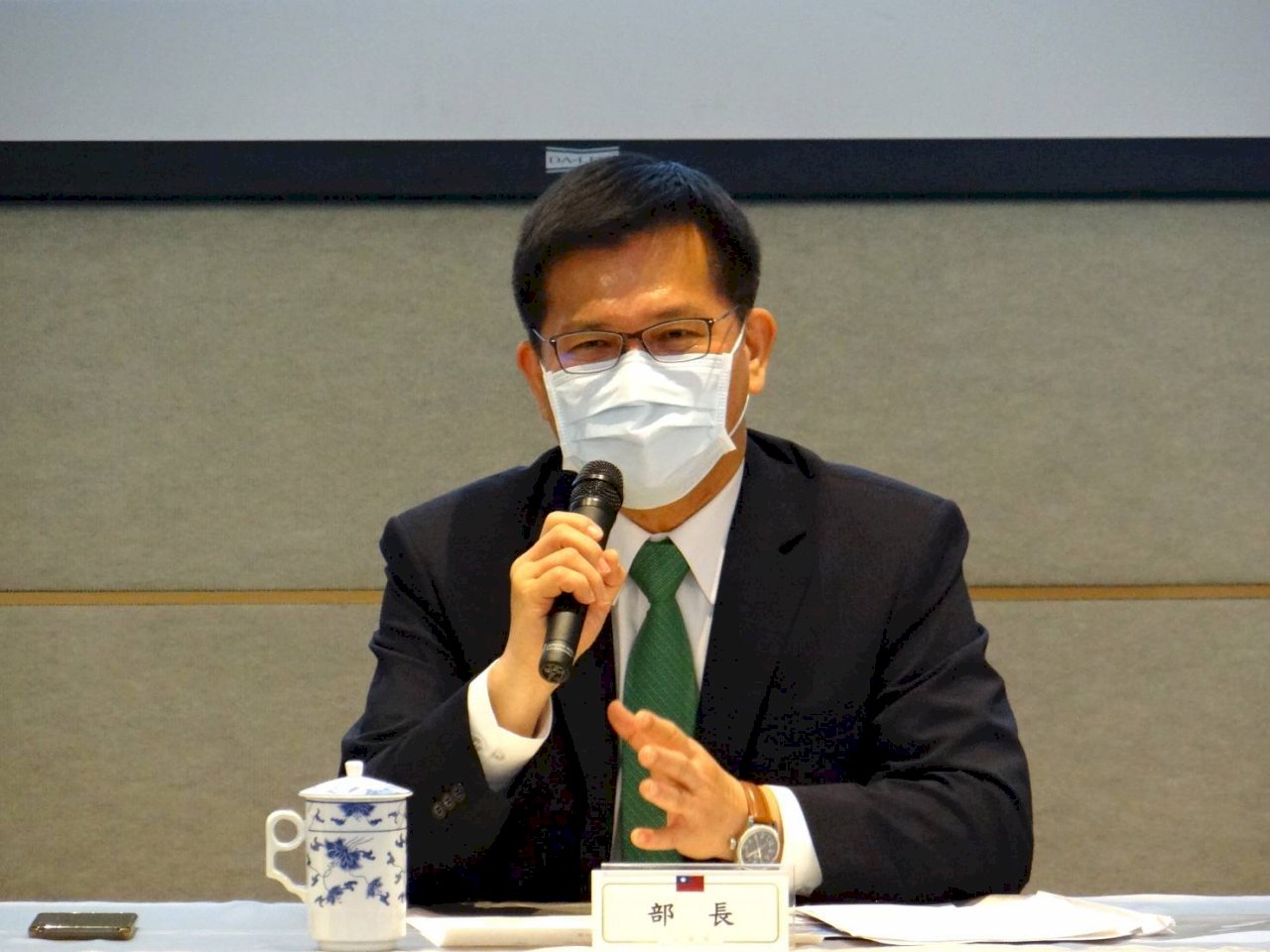 Ministro de Transportes Lin Chia-lung destaca importancia de proyectos ferroviarios