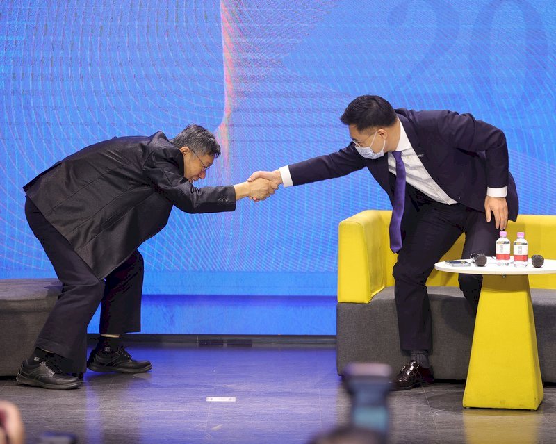 Kuomintang y Partido Popular de Taiwán se tantean sin comprometerse en una cooperación