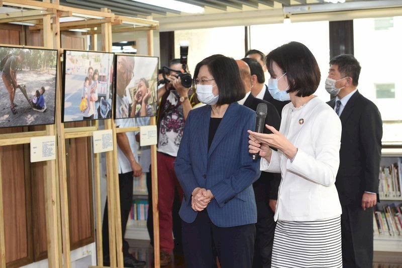 Presidenta Tsai Ing-wen destaca políticas sociales de apoyo a la paternidad