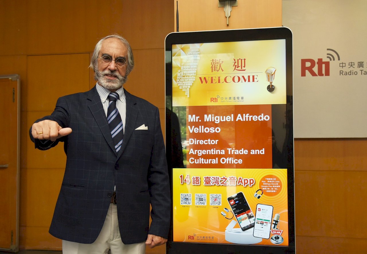 El director Miguel A. Velloso en RTI