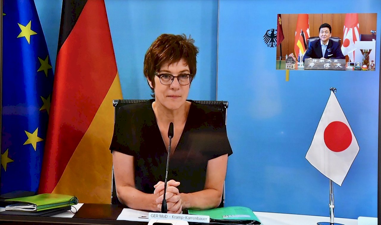 Los ministros de Exteriores de Japón y Alemania abordan la situación del estrecho de Taiwán