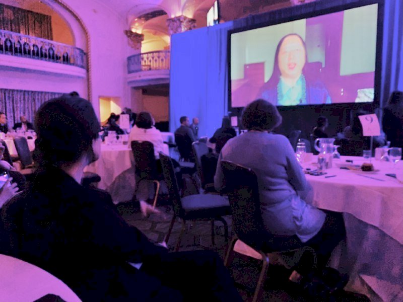 Audrey Tang comparte la experiencia de la implementación de la democracia digital en Taiwán