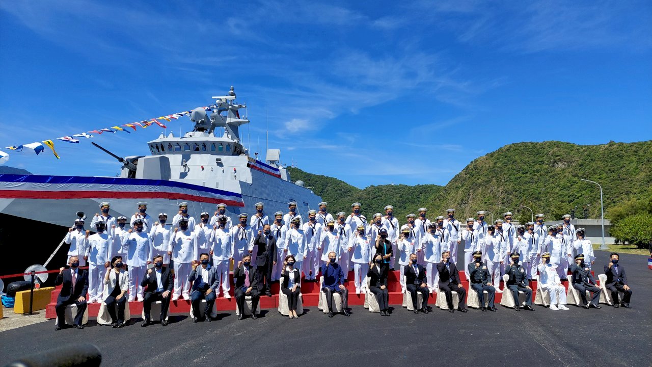 La primera corbeta Ta Chiang de construcción nacional entra en servicio en la Armada