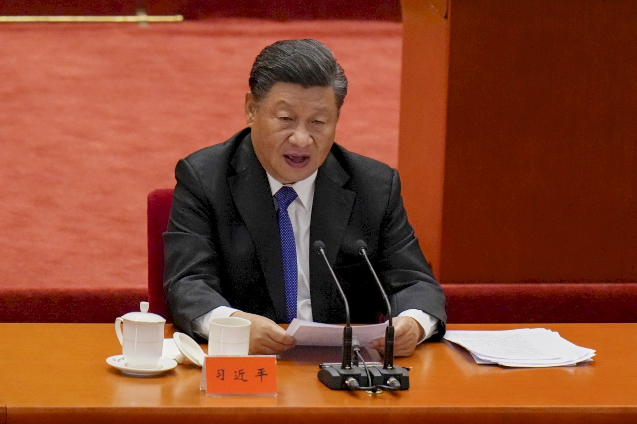 Camboya entrega a sospechosos taiwaneses de estafa a la policía de China continental