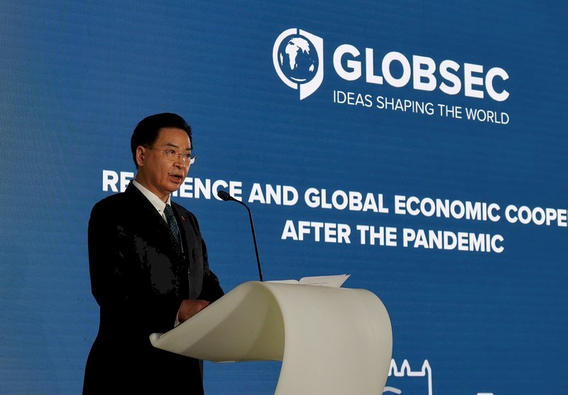 Joseph Wu: “China crea tensión en el Estrecho para distraer la atención de problemas internos”