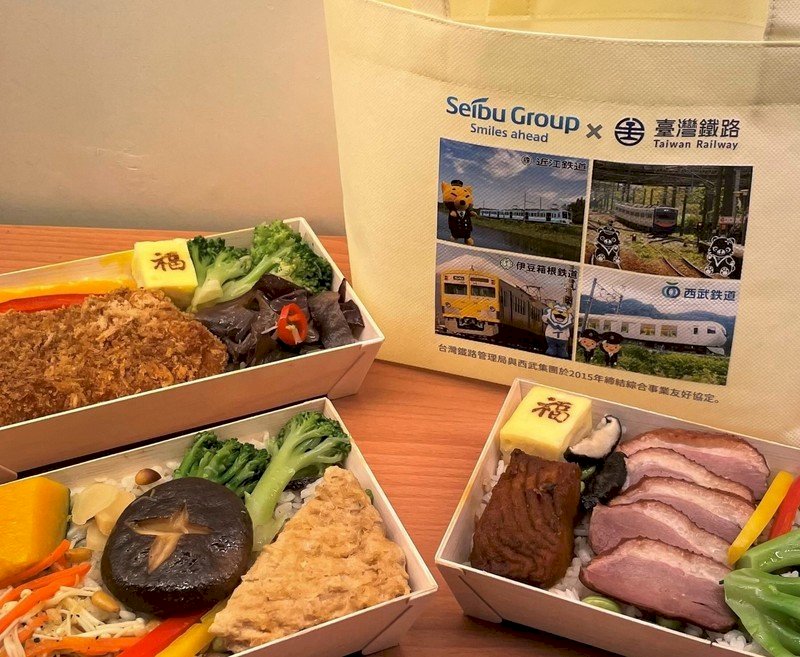 Se inicia la venta de viandas para consumo en los trenes