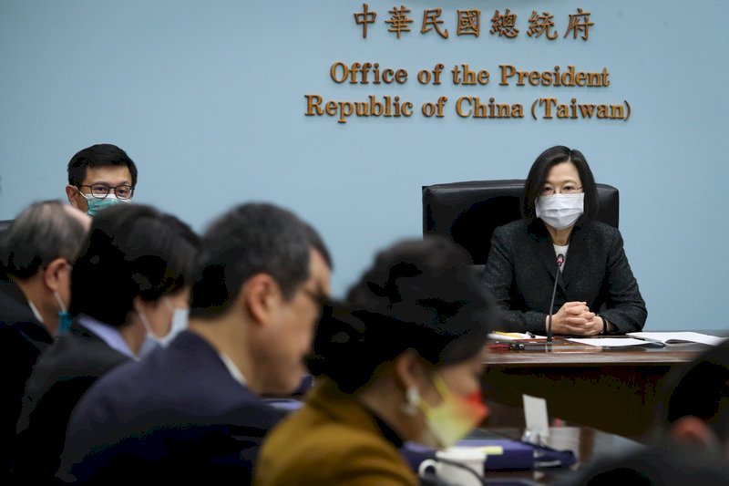 Tsai Ing-wen reitera su apuesta por la energía verde y una red eléctrica más estable