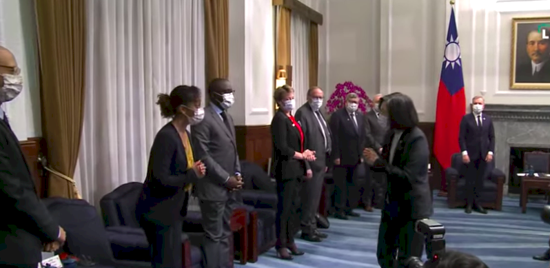 Tsai Ing-wen recibe a la delegación de la Asamblea Nacional francesa