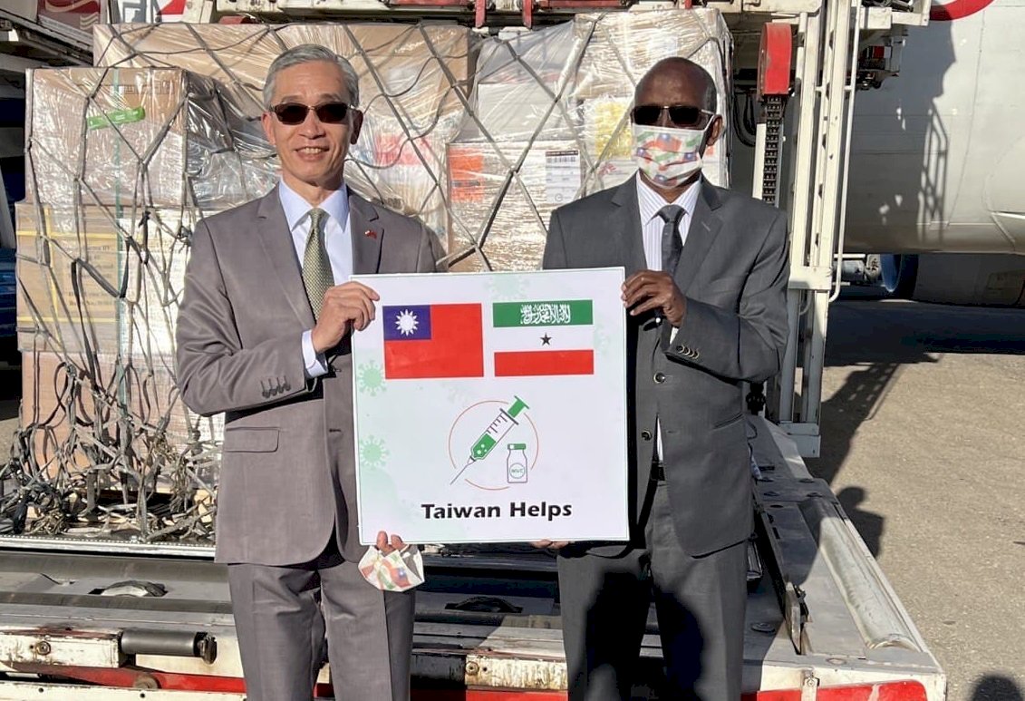 Llega a Somalilandia donación taiwanesa de 150 000 vacunas contra la COVID-19