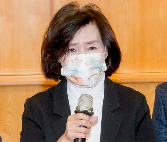 Lin Tzu-miao comparece ante los medios un día después de salir en libertad bajo fianza