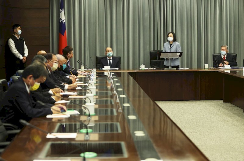 Tsai Ing-wen asegura que el objetivo de cero emisiones no se cumplirá a expensas de la industria