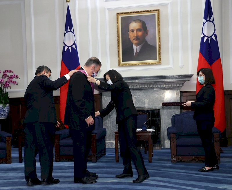 Tsai Ing-wen concede una medalla a Mike Pompeo por contribuir a las relaciones entre EE. UU. y Taiwán