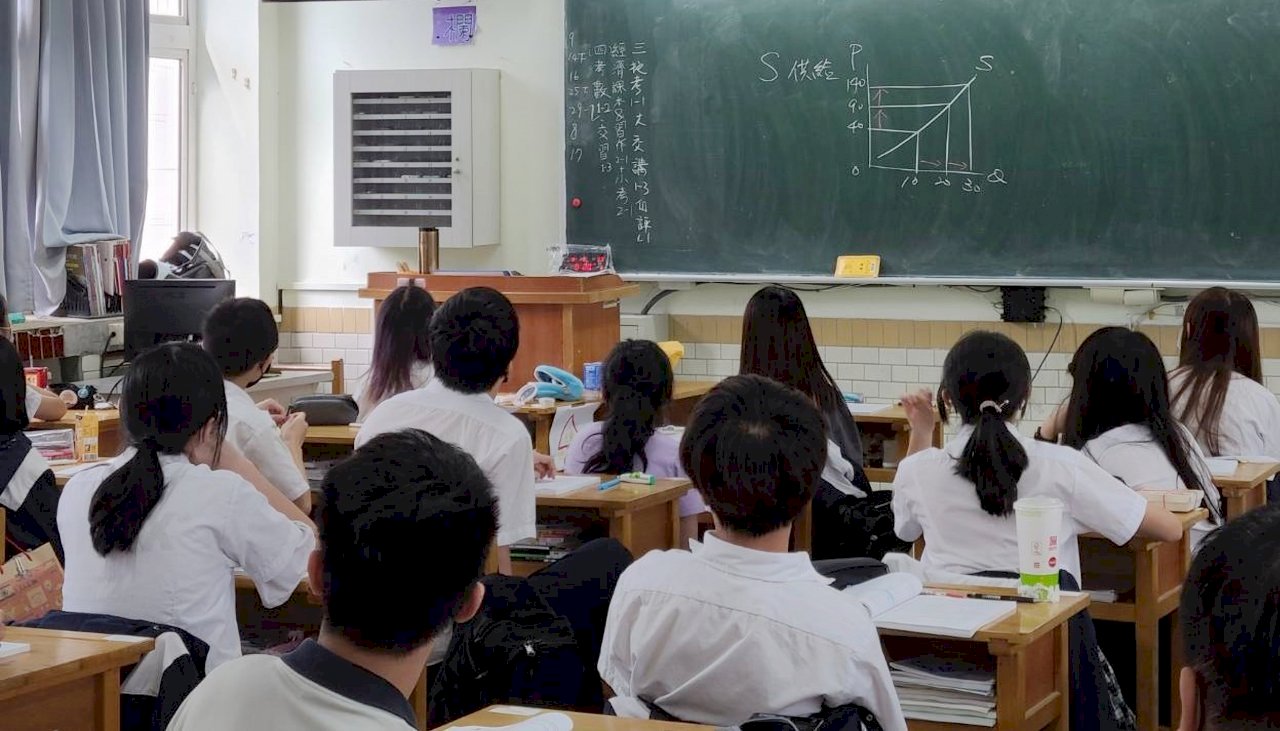 Se espera que la reducción horaria traiga beneficios a los estudiantes de la preparatoria