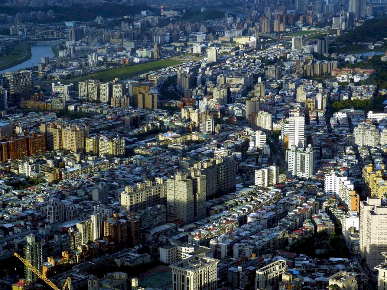 Comienza la recesión inmobiliaria y algo más