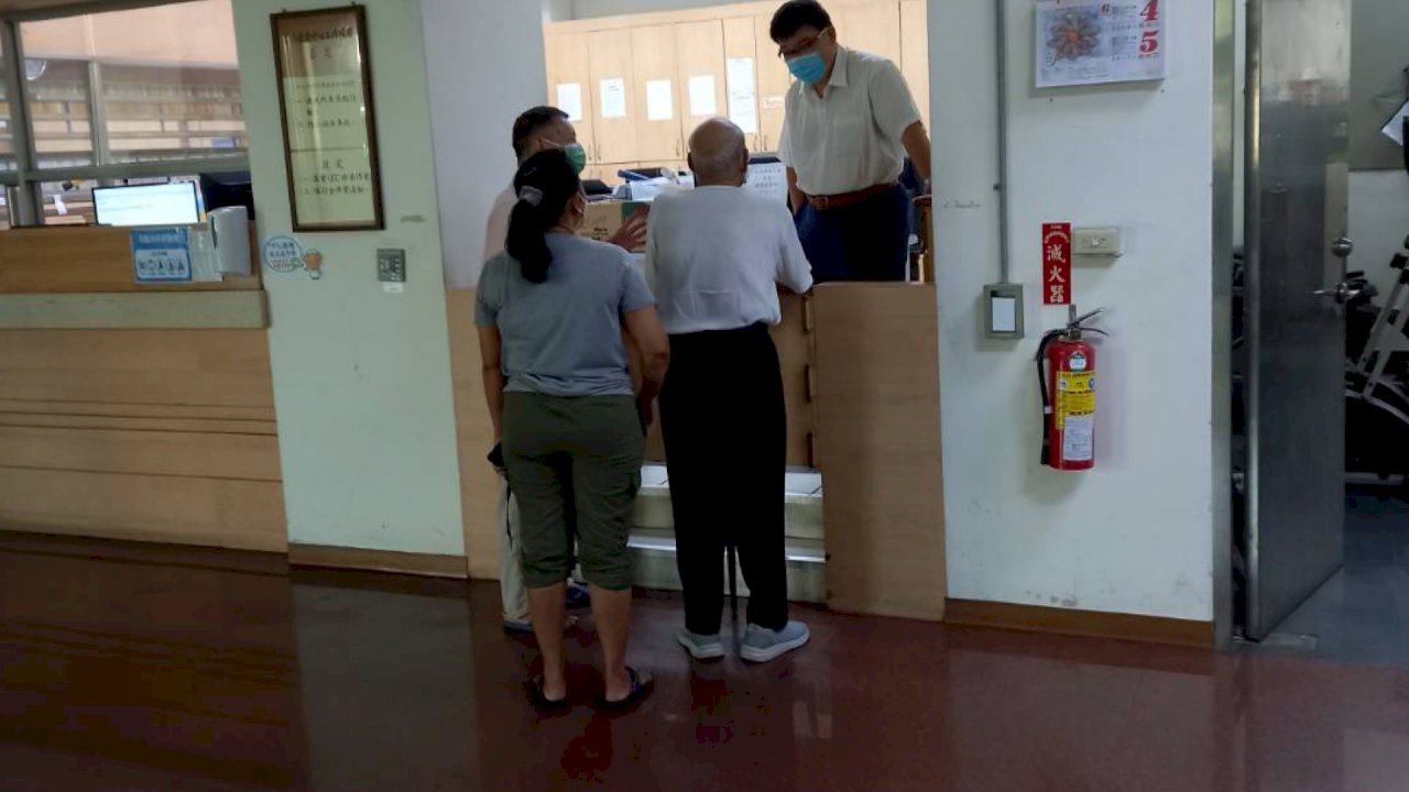 Un exempleado del Tren Ferroviario de Taiwán pide día de licencia