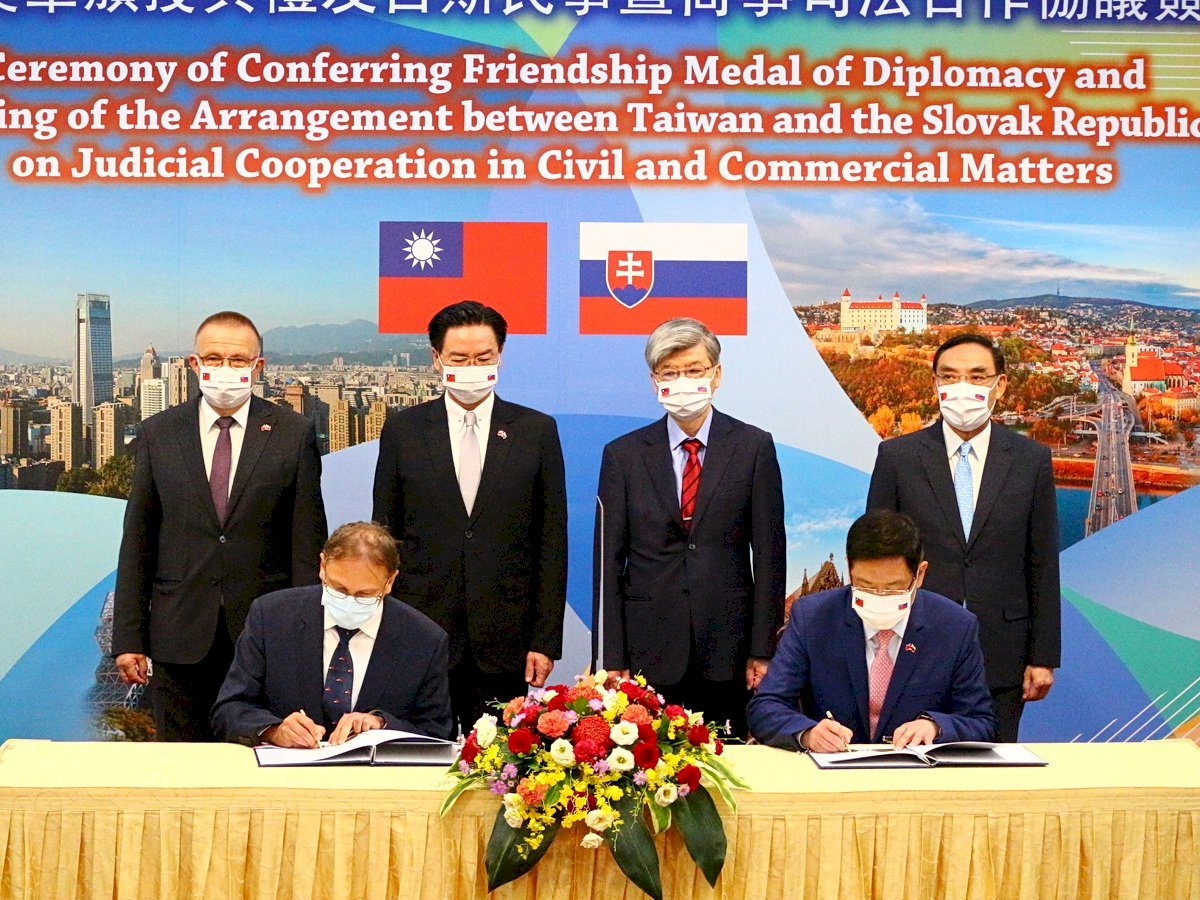 Taiwán y Eslovaquia firman un acuerdo de cooperación judicial civil y comercial