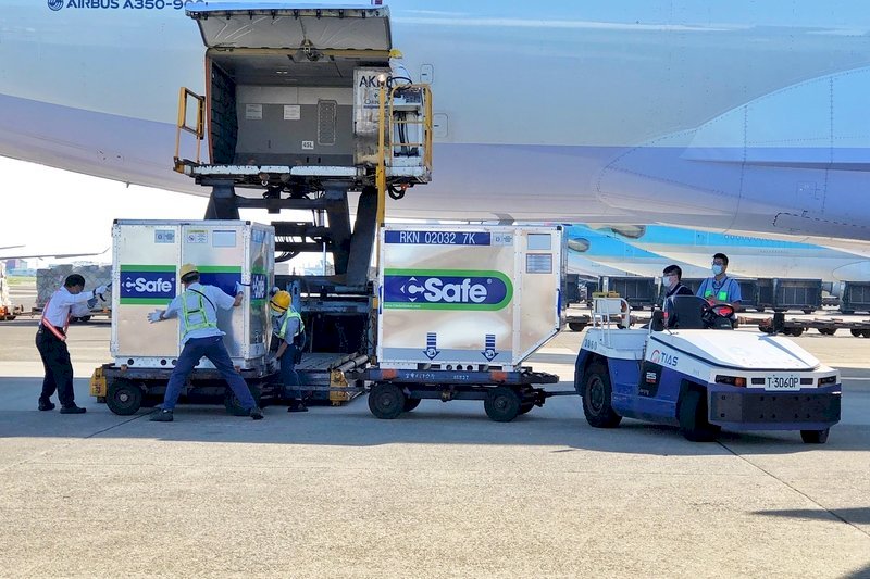 Taiwán recibe el primer envío de la vacuna de Novavax contra la COVID-19