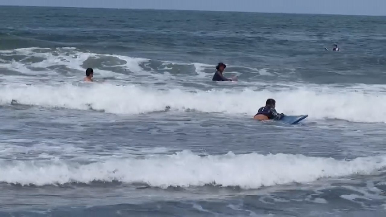 Las corrientes de una playa de Tainan la han convertido en peligrosa para los bañistas